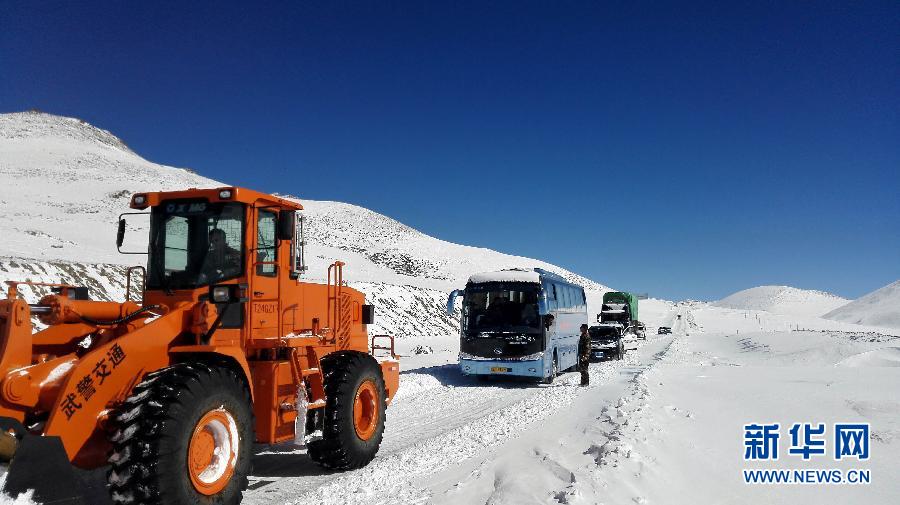 岗巴雪村交通新进展，通往雪域秘境的道路更新与升级